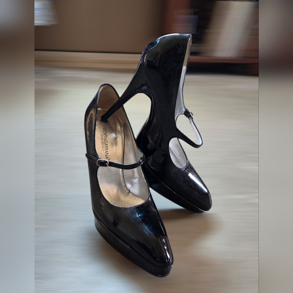 Dolce & Gabbana Black Patent Heels - Picture 2 of 7